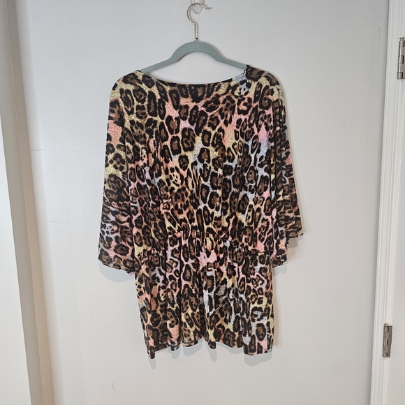 Dear Scarlett Leopard Top in a size XL - Picture 6 of 8